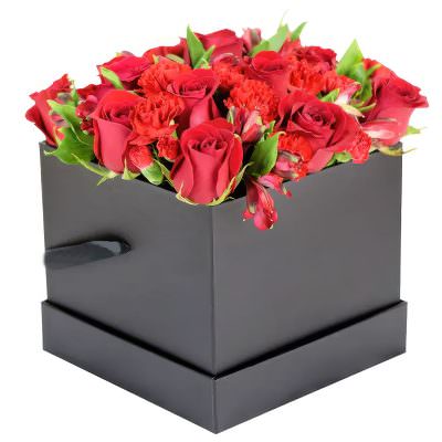 Цветочный бокс «Алые грёзы»