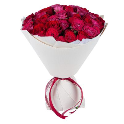Букет из красно-розовых роз «Пылающий рассвет»